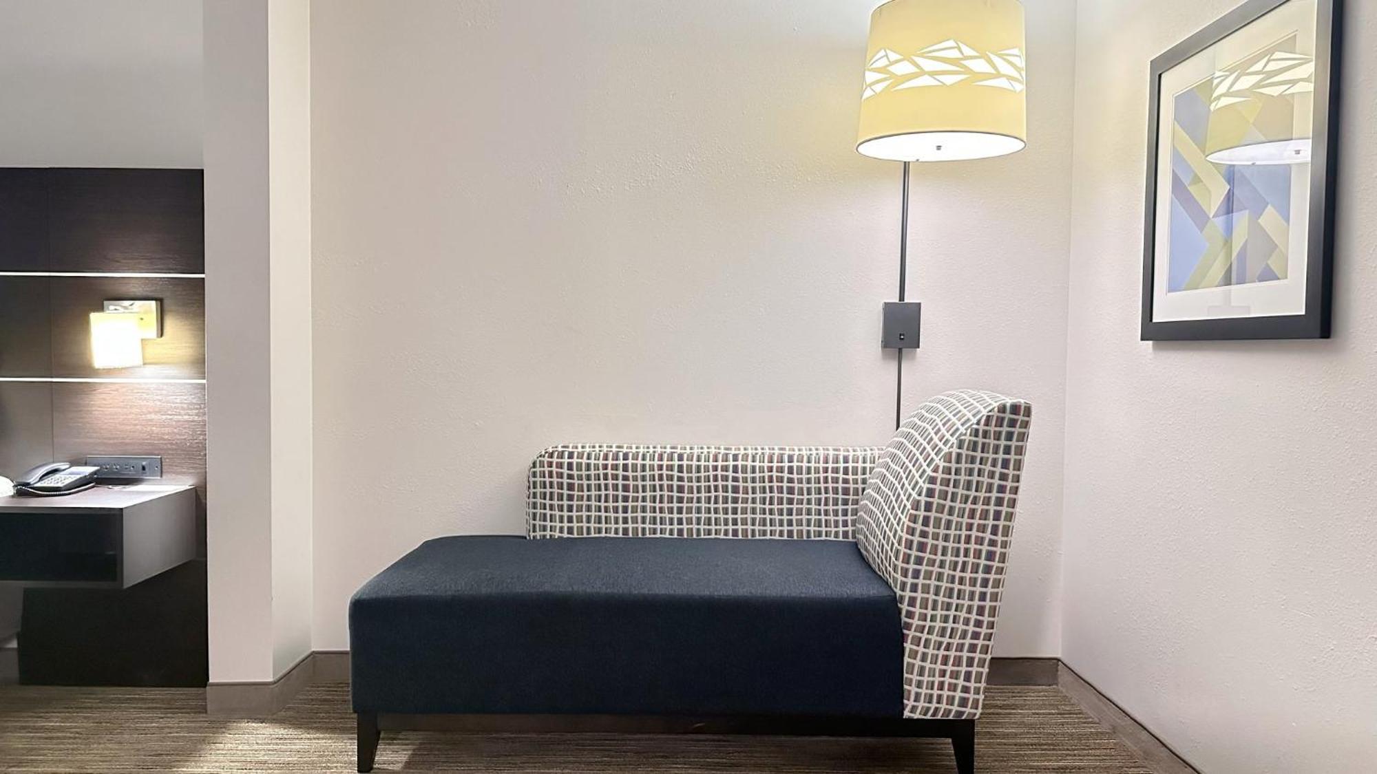 Holiday Inn Express & Suites - Prospect Heights By Ihg Экстерьер фото